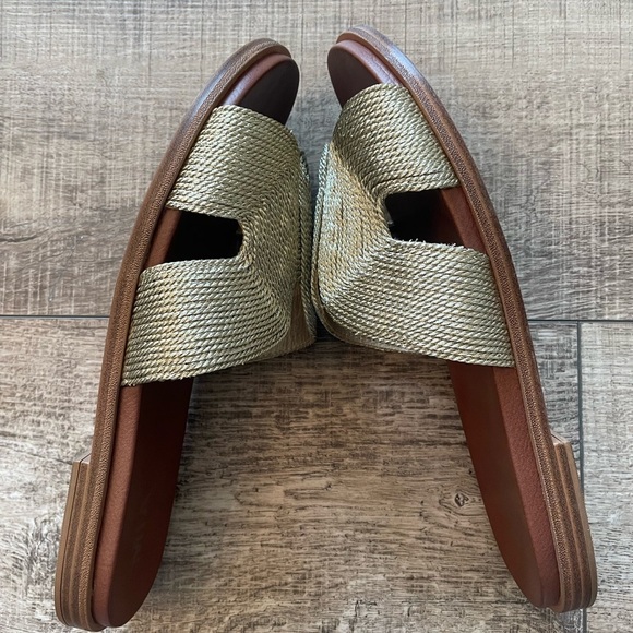 Mia Dia Soft Gold Slip on Sandal 8.5 Raffia Material - Picture 6 of 7